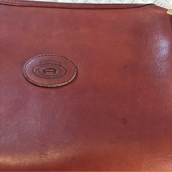 Etienne Aigner Deep Brown Leather Vintage Shoulder Bag Zip Closure Gold Accents - Picture 11 of 12